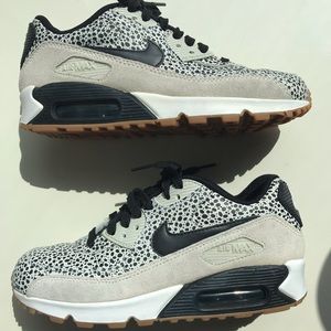 Women’s Nike Air Max Sneakers, Size 7